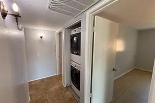 126 W Loma Vista Dr, Tempe, AZ 85282 - Photo 5