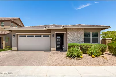 560 E Zion Place, Chandler, AZ 85249 - Photo 1