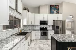 10468 E Mission Ln, Scottsdale, AZ 85258 - Photo 13