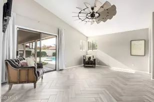 10468 E Mission Ln, Scottsdale, AZ 85258 - Photo 15