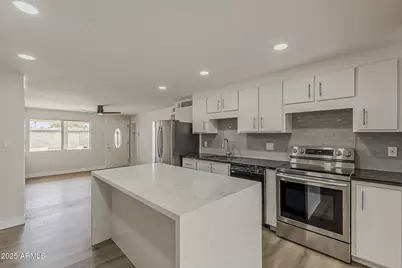 4025 E Surrey Avenue, Phoenix, AZ 85032 - Photo 7