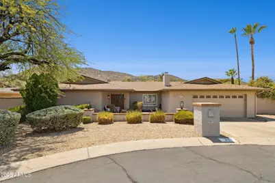 207 W Surrey Avenue W, Phoenix, AZ 85029 - Photo 1