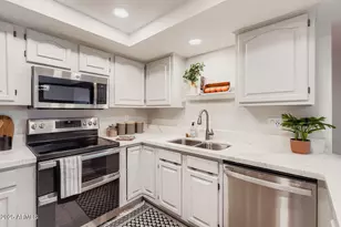 17404 N 99th Ave, Sun City, AZ 85373 - Photo 7