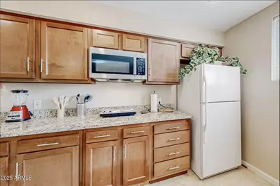 2412 N 36th Place #GH, Phoenix, AZ 85008 - Photo 7