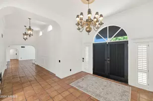 8712 N 68th St, Paradise Valley, AZ 85253 - Photo 3