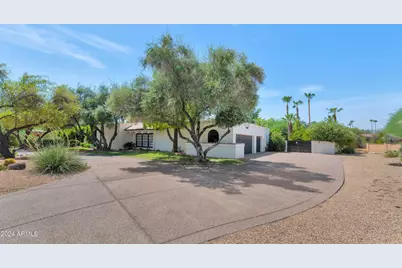 8712 N 68th Street, Paradise Valley, AZ 85253 - Photo 1