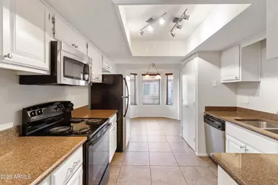 3201 N 38th Street #2, Phoenix, AZ 85018 - Photo 13