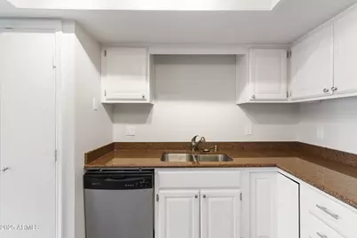 3201 N 38th Street #2, Phoenix, AZ 85018 - Photo 15