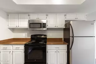 3201 N 38th St, Phoenix, AZ 85018 - Photo 15