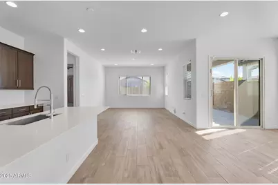 19027 W Sierra Street, Surprise, AZ 85388 - Photo 5