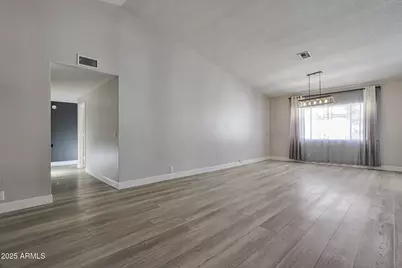 7126 W Columbine Drive, Peoria, AZ 85381 - Photo 5