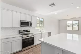 18348 W Villa Hermosa Ln, Surprise, AZ 85387 - Photo 9