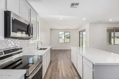 18348 W Villa Hermosa Lane, Surprise, AZ 85387 - Photo 7