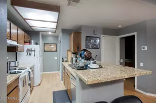 2035 S Elm St, Tempe, AZ 85282 - Photo 9