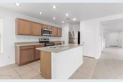 6475 W Freeway Lane, Glendale, AZ 85302 - Photo 5