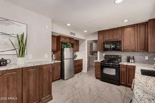 2070 E Manhatton Dr, Tempe, AZ 85282 - Photo 9