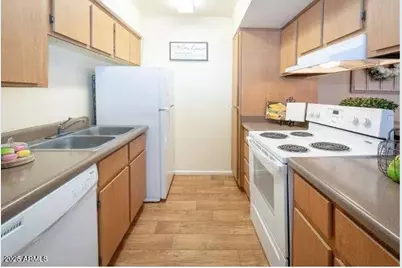 5740 N 59th Avenue #1A, Glendale, AZ 85301 - Photo 3