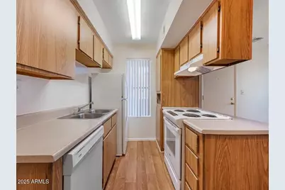 5750 N 59th Avenue #1B, Glendale, AZ 85301 - Photo 3