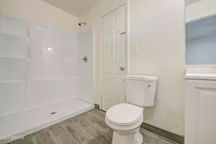 1129 E South Mountain Ave, Phoenix, AZ 85042 - Photo 19