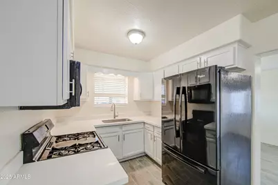 1129 E South Mountain Avenue, Phoenix, AZ 85042 - Photo 5