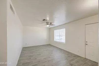 1129 E South Mountain Avenue, Phoenix, AZ 85042 - Photo 3