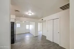 1129 E South Mountain Ave, Phoenix, AZ 85042 - Photo 9