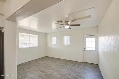 1129 E South Mountain Avenue, Phoenix, AZ 85042 - Photo 13