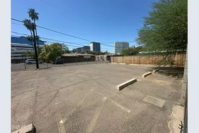 215 E Lexington Avenue, Phoenix, AZ 85012 - Photo 3