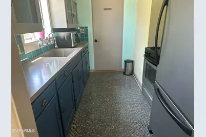 215 E Lexington Avenue, Phoenix, AZ 85012 - Photo 7