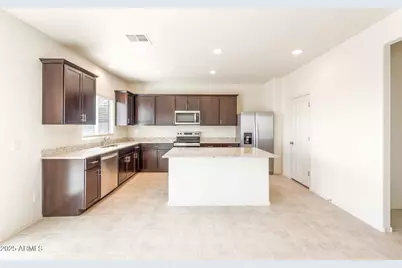 42945 W Peters Drive, Maricopa, AZ 85138 - Photo 3