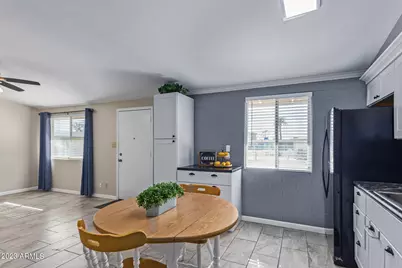 10612 W Oakmont Drive, Sun City, AZ 85351 - Photo 11