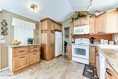 17200 W Bell Road #866, Surprise, AZ 85374 - Photo 9