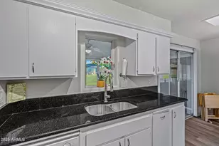 10114 W Royal Oak Rd, Sun City, AZ 85351 - Photo 33