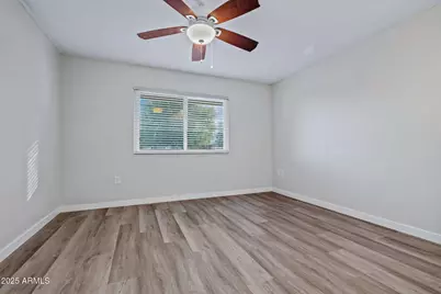 10114 W Royal Oak Road, Sun City, AZ 85351 - Photo 25