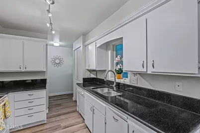 10114 W Royal Oak Road, Sun City, AZ 85351 - Photo 13