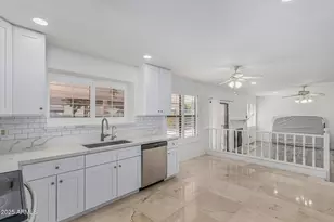 7813 W Dreyfus Dr, Peoria, AZ 85381 - Photo 13