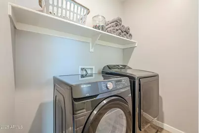 2271 E Hidalgo Avenue, Phoenix, AZ 85040 - Photo 7