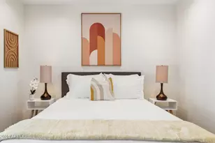 8626 E Clarendon Ave, Scottsdale, AZ 85251 - Photo 29