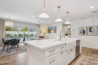 8626 E Clarendon Avenue, Scottsdale, AZ 85251 - Photo 9