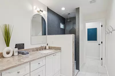 8626 E Clarendon Avenue, Scottsdale, AZ 85251 - Photo 13