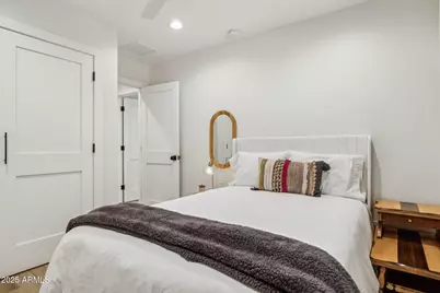 8626 E Clarendon Avenue, Scottsdale, AZ 85251 - Photo 27