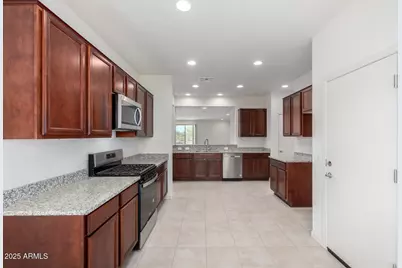 8818 W Luke Avenue, Glendale, AZ 85305 - Photo 9