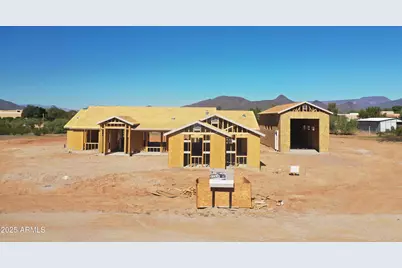 1686 E Creek Canyon Road, Phoenix, AZ 85086 - Photo 1