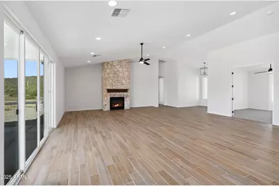 1686 E Creek Canyon Road, Phoenix, AZ 85086 - Photo 13