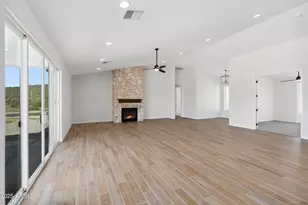 1686 E Creek Canyon Rd, Phoenix, AZ 85086 - Photo 11