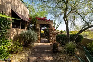 36013 N Summit Dr, Cave Creek, AZ 85331 - Photo 5