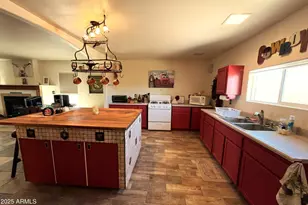 27230 S Coyote Trail, Congress, AZ 85332 - Photo 15