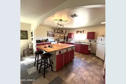 27230 S Coyote Trail, Congress, AZ 85332 - Photo 13