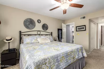 8302 N 21st Drive #L102, Phoenix, AZ 85021 - Photo 17