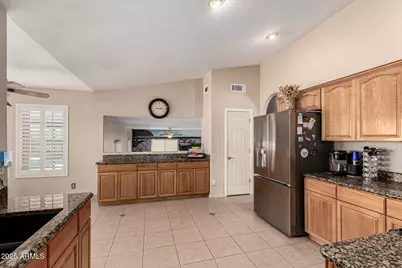 12759 N 86th Lane, Peoria, AZ 85381 - Photo 9